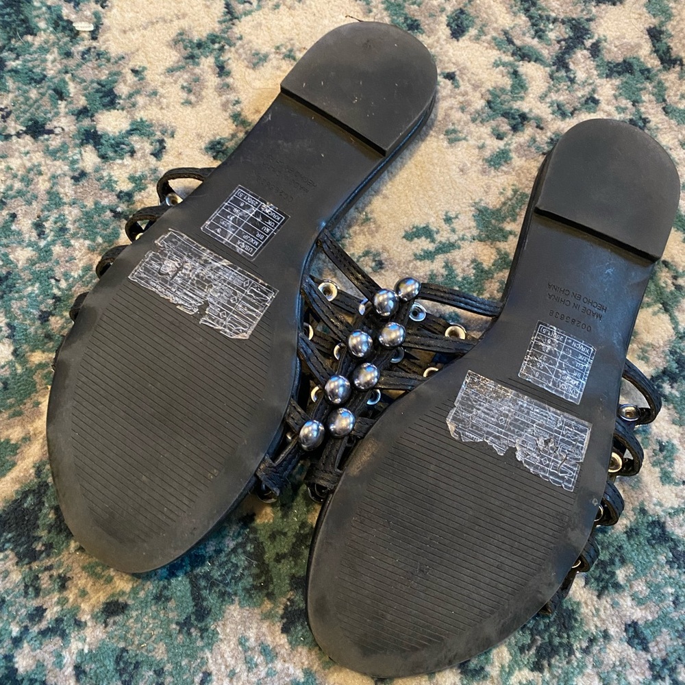 Forever21 Studded slides - Picture 2 of 3